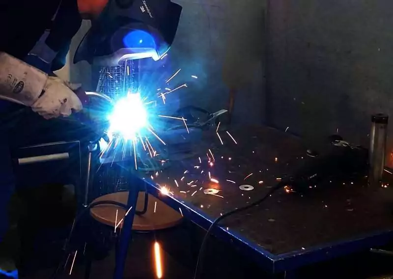 Qualitätsstandards bei der Kolbenstangen- und Zylinderrohrfertigung, Schweißqualität, Hydraulikreparatur, Zylinderfertigung